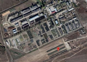 На снимки Google Earth попали сотни танков на границе с Украиной