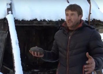 В Карпатах во двор жителя села упал метеорит