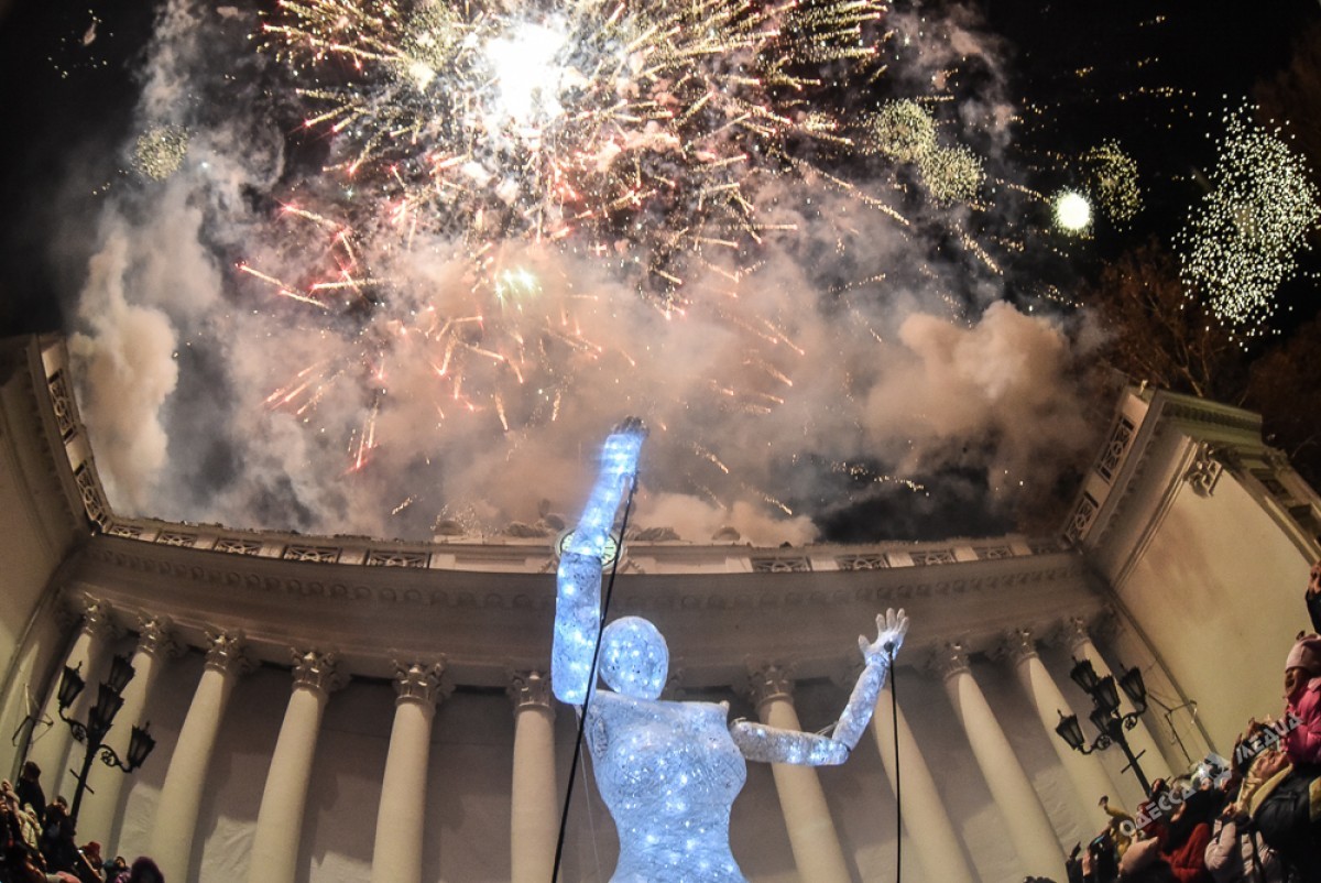 В Одессе стартовал красочный фестиваль света