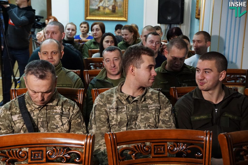 «Позывной «Бандерас»: создатели фильма показали его николаевским бойцам и презентовали книгу, которая дополняет историю 12