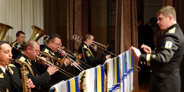 «Воины Украины от предков до героев нашего времени»: Николаевские театры и оркестр артиллерийской бригады отправились на гастроли