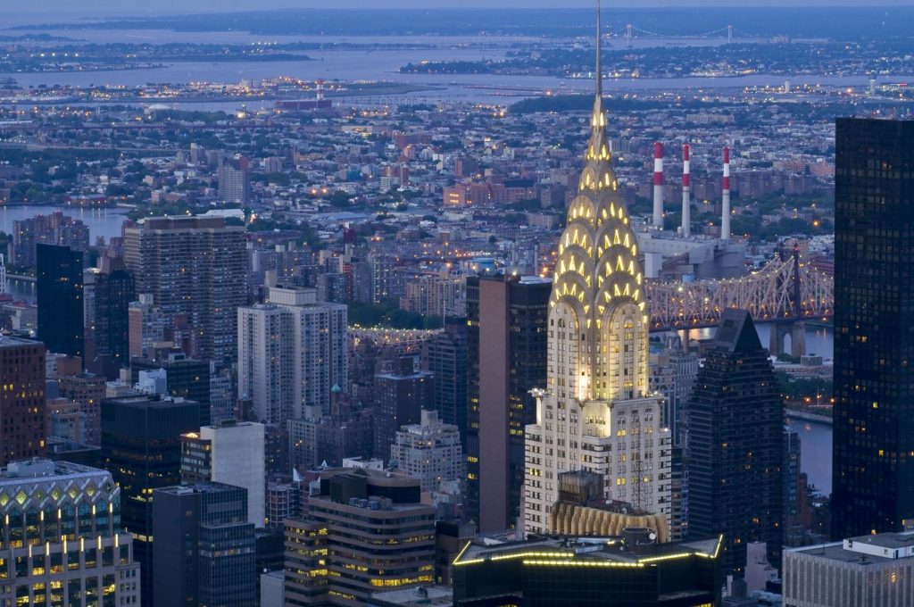 Нью-йоркский небоскреб Chrysler Building планируют выставить на продажу 1