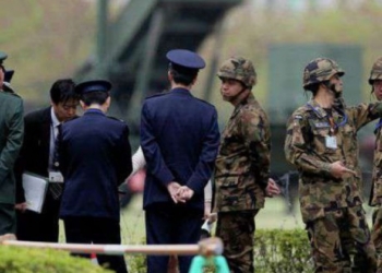 Потому что шумят и мешают. Япония купит остров, чтобы авиация США тренировалась там