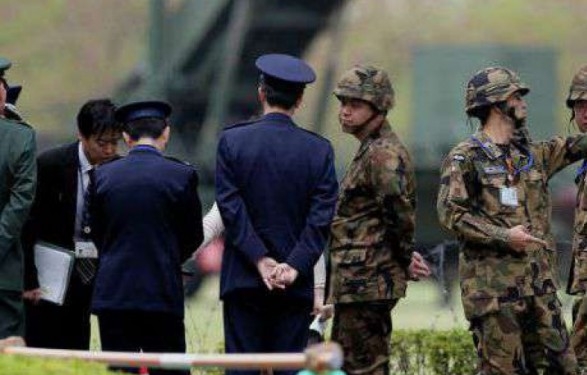 Потому что шумят и мешают. Япония купит остров, чтобы авиация США тренировалась там