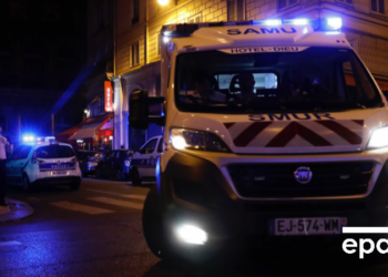 На Корсике мужчина открыл огонь по прохожим и забаррикадировался в доме, пять раненых