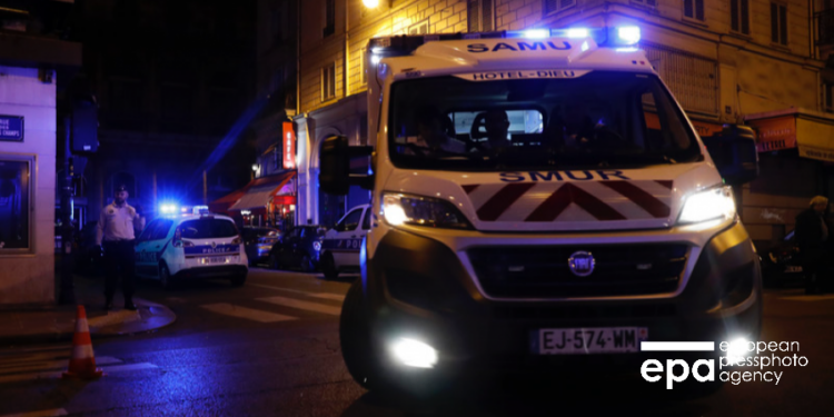 На Корсике мужчина открыл огонь по прохожим и забаррикадировался в доме, пять раненых