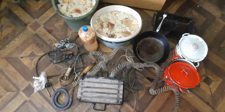 Бездонная бочка какая-то: в Арбузинской колонии снова провели обыск, и снова нашли бражку