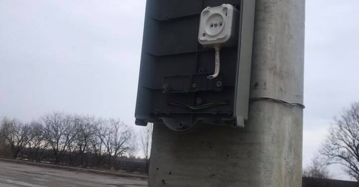 На пункте ГВК на «киевской» трассе на Николаевщине повредили щиток для работы в темное время