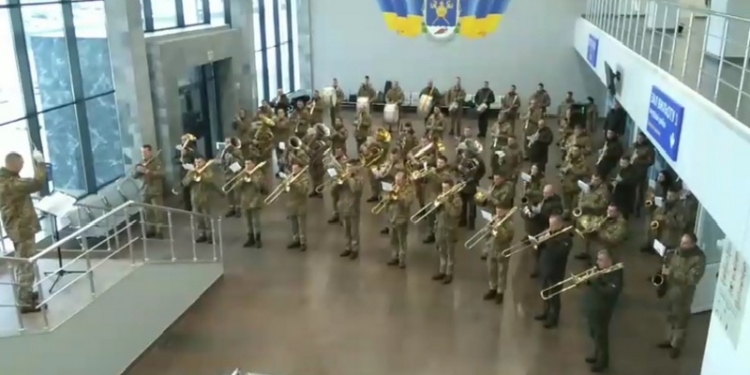 В Николаевском аэропорту проходит акция памяти защитников Донецкого аэропорта