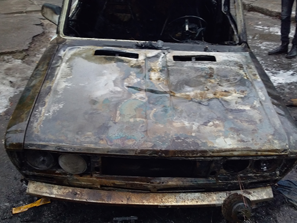 В Николаеве автомобиль загорелся на ходу 1