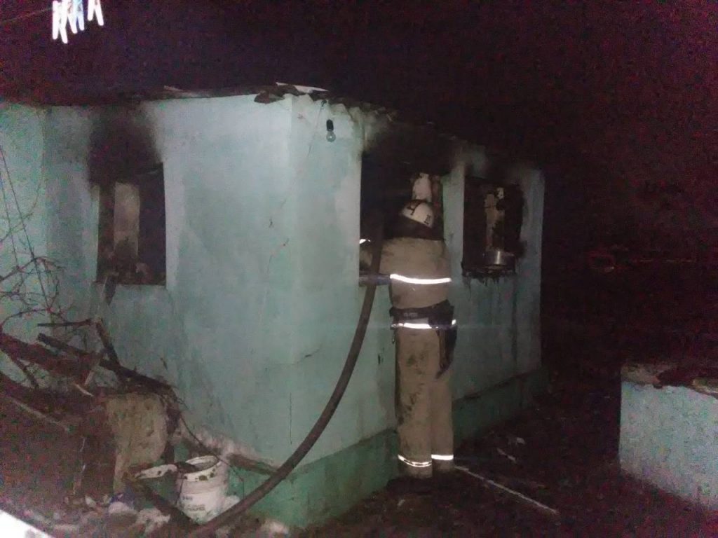 Спасатели Николаевщины дважды тушили пожары в частном секторе 1
