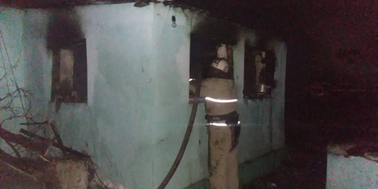 Спасатели Николаевщины дважды тушили пожары в частном секторе