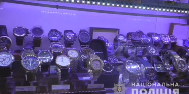 Николаевская мошенница нанесла известным брендам часов ущерб на 30 млн.грн.