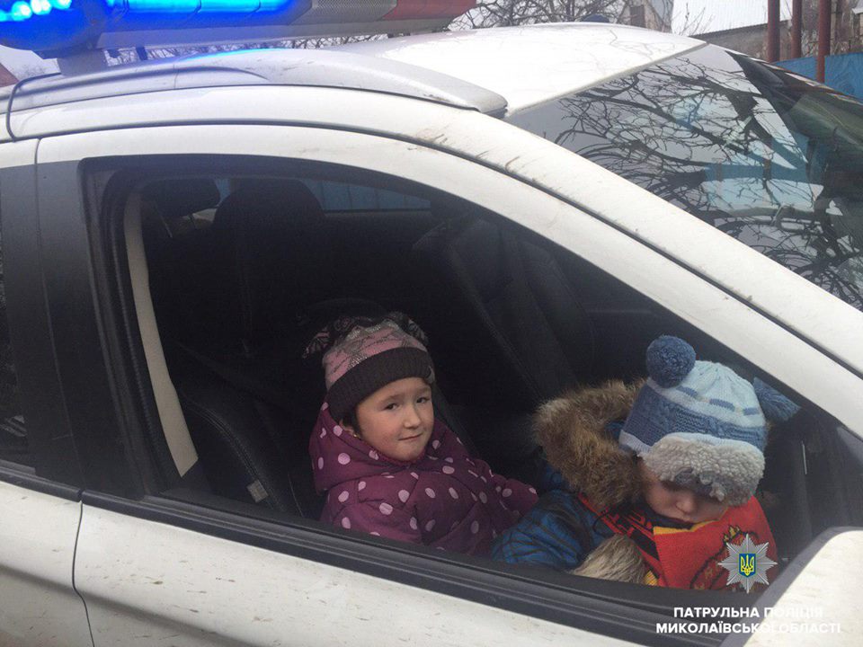 Дарить радость легко: николаевские патрульные реализовали новогодние мечты двух малышей из семьи со сложными жизненными обстоятельствами 3