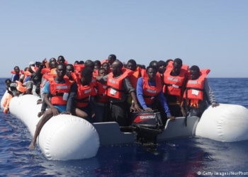 Испанская береговая охрана за два дня спасла 549 мигрантов, пытавшихся переплыть Средиземное море на лодках