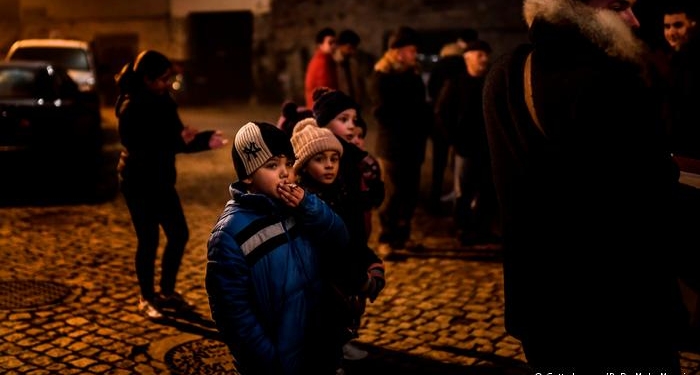 У каждого свои традиции: на праздник Богоявления детям в португальском селе Вале-де-Салгейро позволяют курить