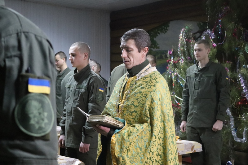 В Николаевском полку Нацгвардии торжественно встретили Сочельник 3