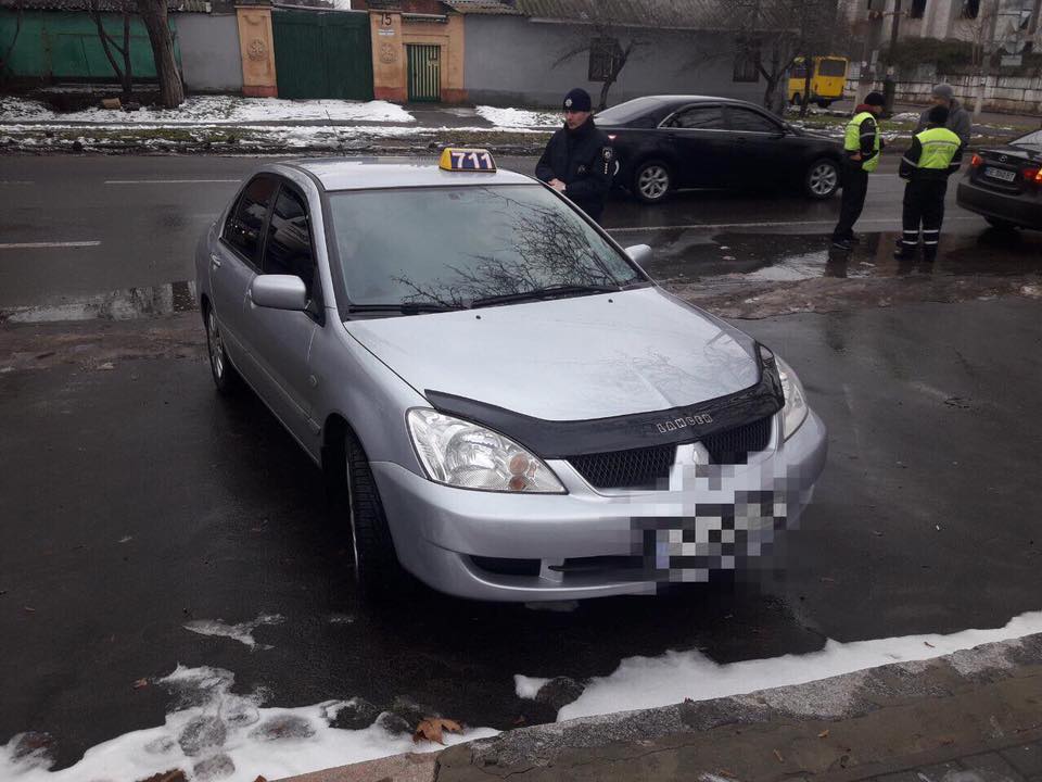 В Николаеве Укртрансбезопасность проверяла таксистов – нашла 16 нарушений 19