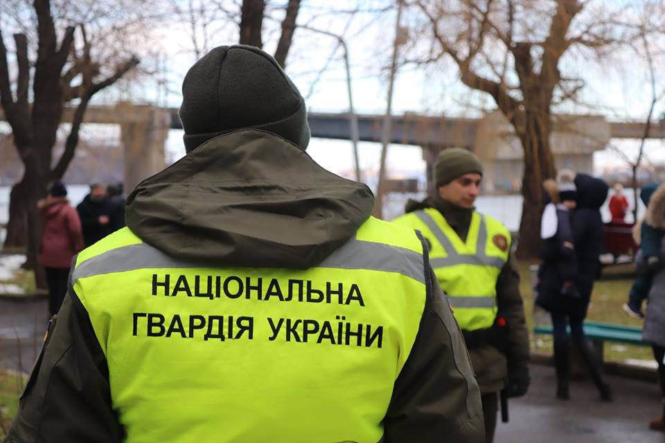 Николаевские спасатели и гвардейцы обеспечивали безопасность традиционных Крещенских купаний 30