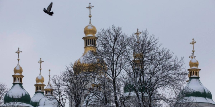 В украинскую поместную церковь перешли уже 100 приходов бывшей УПЦ МП. Южные области «пасут задних»