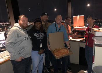 Канадские авиадиспетчеры подкармливают американских коллег из-за шатдауна