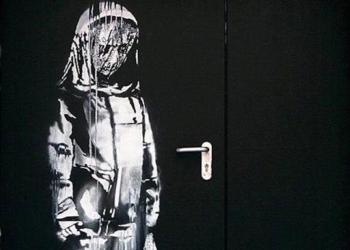 В Париже вырезали и украли работу Бэнкси, посвященную жертвам терактов 2015 года