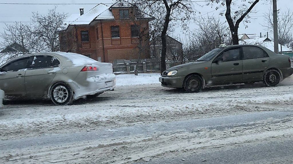 На проспекте Богоявленском из-за сколькой дороги столкнулись четыре автомобиля 3