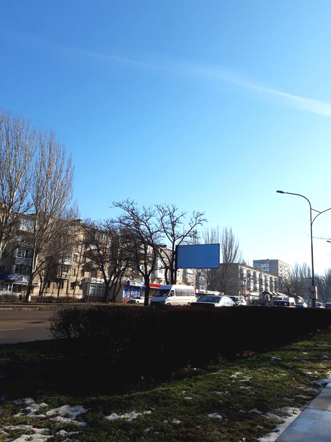 В Николаеве заклеили рекламу потенциальных кандидатов в Президенты Украины без исходных данных 5