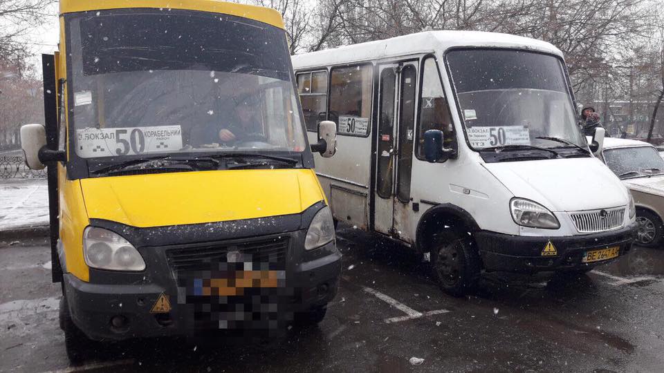 «Лысая резина» и жуткое состояние транспортных средств: Укртрансбезопасность проверила маршрутки в Николаеве 37