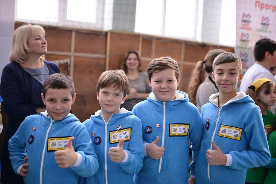 Школьники Николаева одержали победу в региональном фестивале по робототехнике в Черкассах 3
