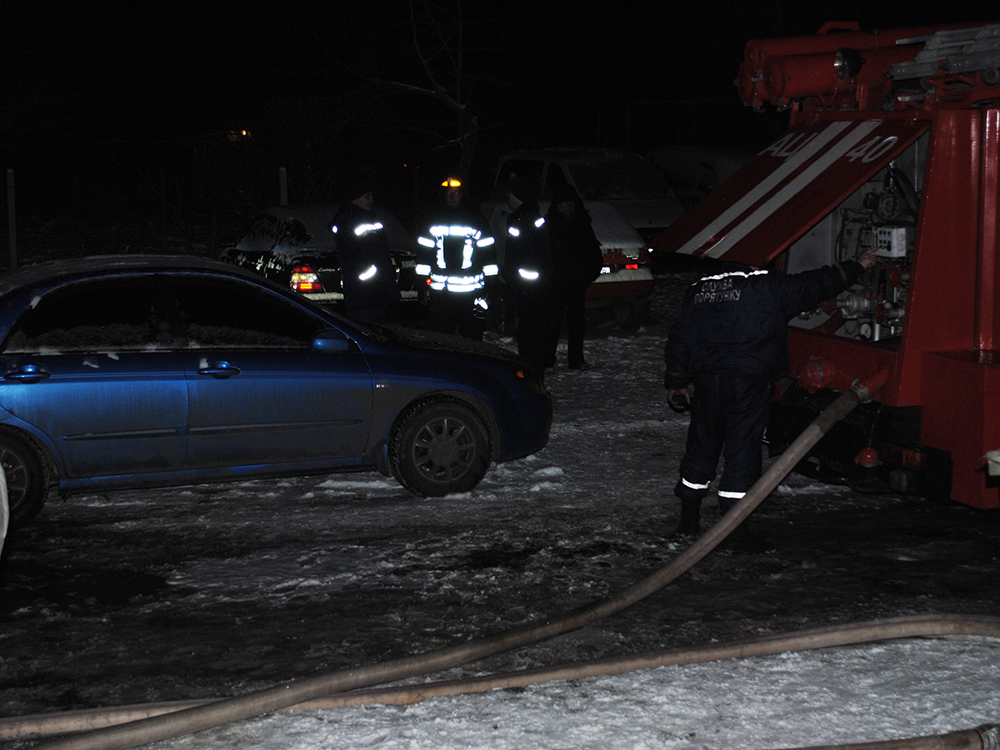 Из-за короткого замыкания опять горело на ул.Лазурной в Николаеве – спасатели эвакуировали 6 человек 3
