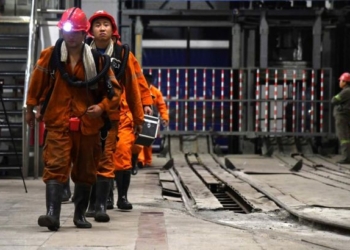 Обвал шахты в Китае: 21 горняк погиб