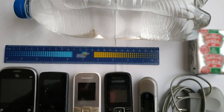 С настойчивостью, достойной лучшего применения: в Арбузинскую колонию на Николаевщине снова пытались передать мобилки и дрожжи