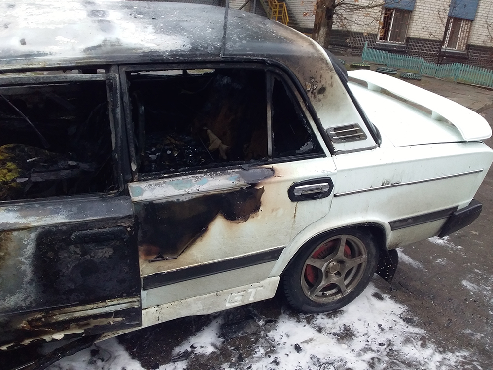 В Николаеве автомобиль загорелся на ходу 3