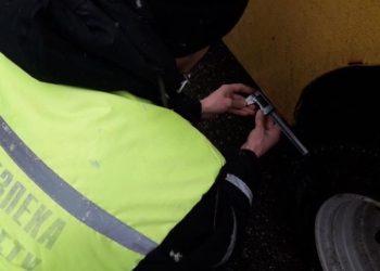 «Лысая резина» и жуткое состояние транспортных средств: Укртрансбезопасность проверила маршрутки в Николаеве