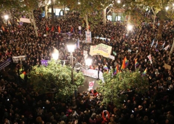 В Испании прошли массовые протесты феминисток против ультраправых