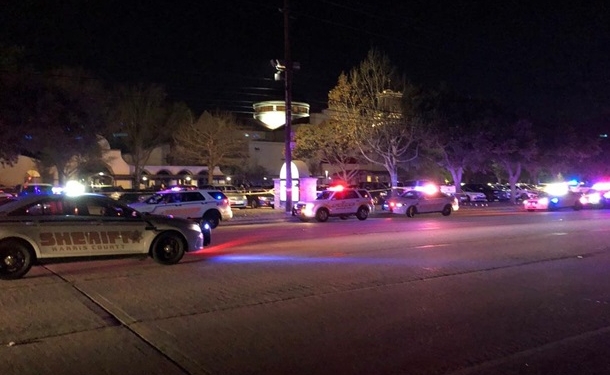 На улице Техаса мужчина расстрелял бывшую жену и дочь