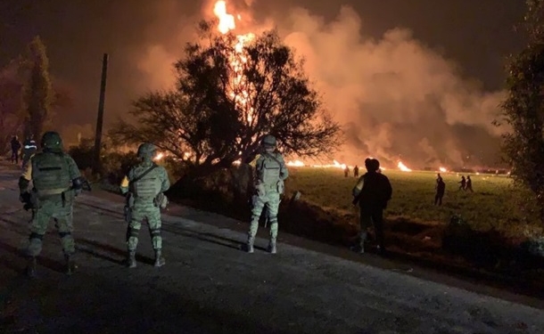 Неотвратимость наказания. В Мексике во время кражи топлива взорвался трубопровод – 20 человек сгорели заживо