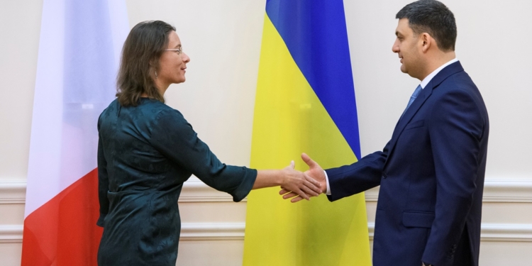 В Мариуполь придет “французская” питьевая вода – Кабмин подписал договор