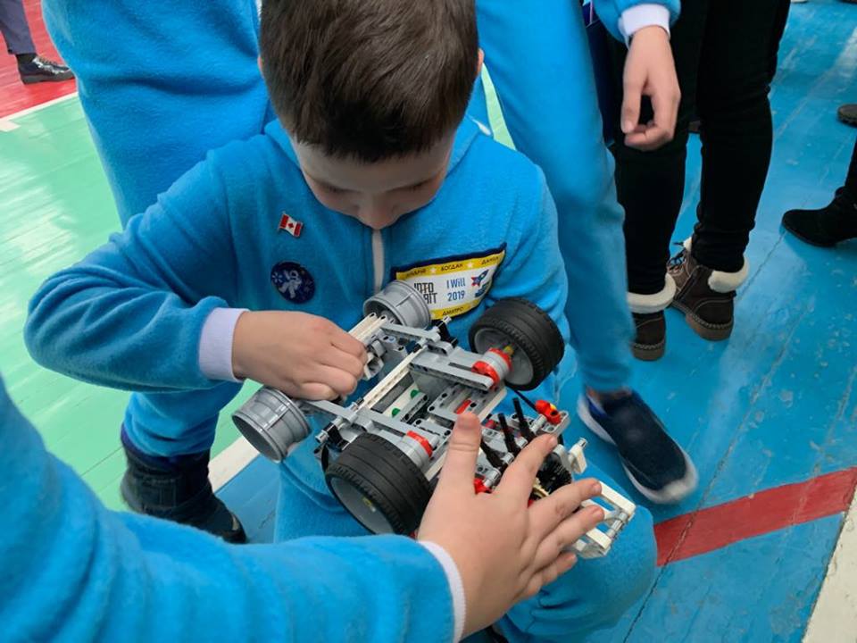 Школьники Николаева одержали победу в региональном фестивале по робототехнике в Черкассах 5