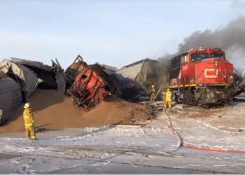 В Канаде загорелся поезд с пшеницей – перевернулись 30 вагонов