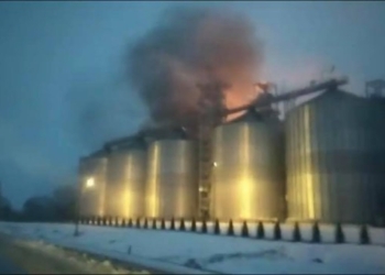 Во Львовской области горит маслозавод