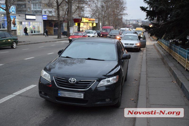 В центре Николаева водитель «Тойоты» сбил пожилую женщину на пешеходном переходе 1