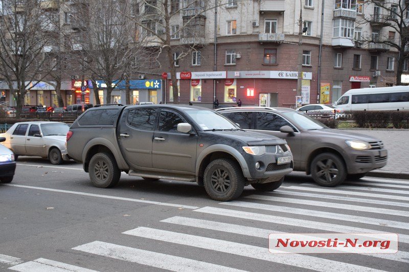 В центре Николаева водитель «Тойоты» сбил пожилую женщину на пешеходном переходе 3
