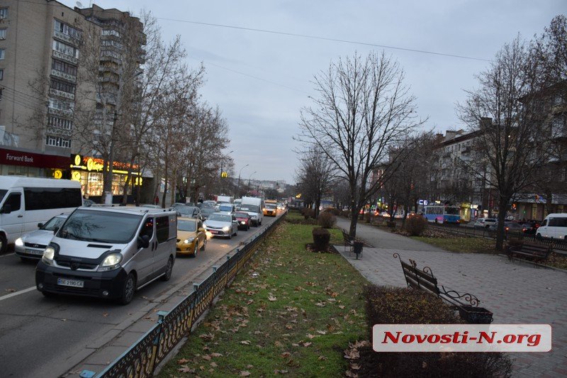 В центре Николаева водитель «Тойоты» сбил пожилую женщину на пешеходном переходе 11