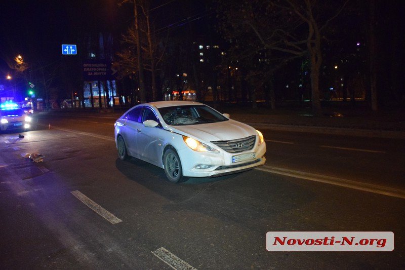В Николаеве Hyundai сбил пьяного пешехода с покупками 3