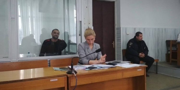 Николаевского угонщика такси суд отправил под ночной домашний арест