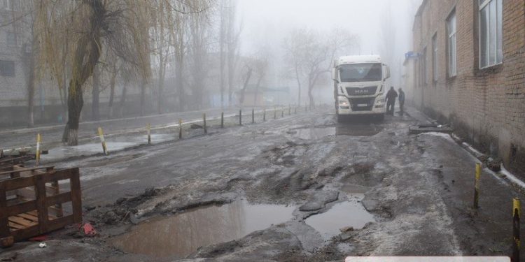 Улица Новозаводская в Николаеве вновь заблокирована. Грузовики едут в объезд по ул. Космонавтов