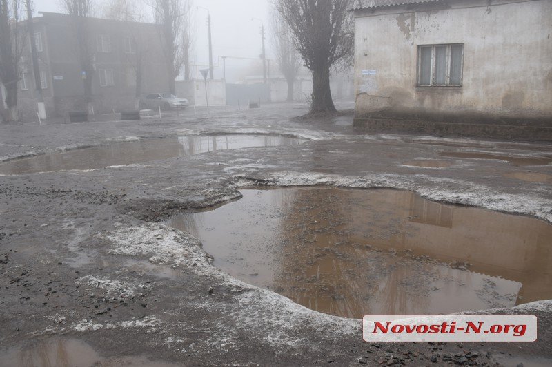 Улица Новозаводская в Николаеве вновь заблокирована. Грузовики едут в объезд по ул. Космонавтов 6