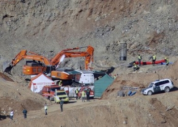 Упавший в колодец ребенок найден мертвым после 13 дней поисков